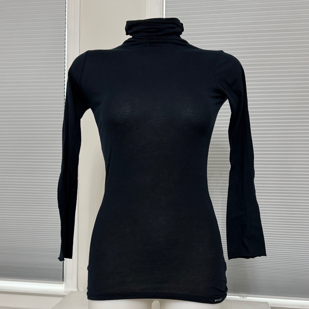 LA made turtleneck size S